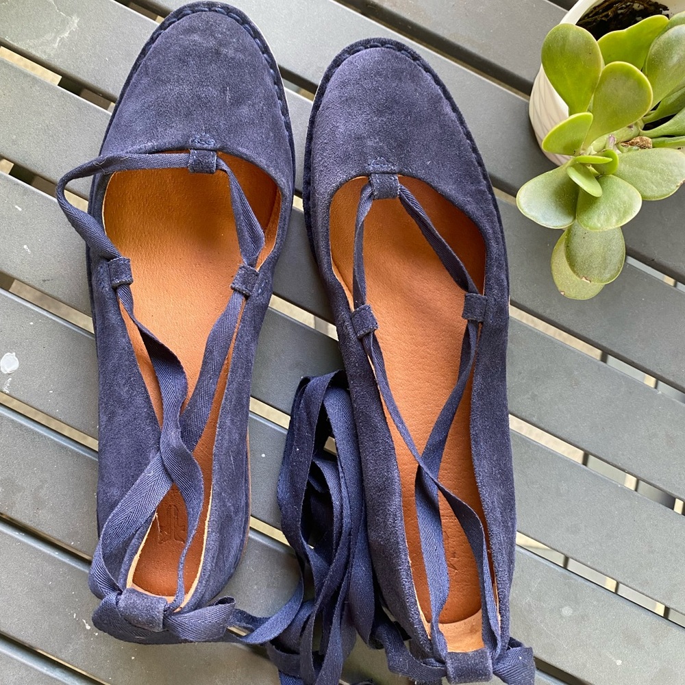 Frye Helena Ankle Tie Flat in Navy